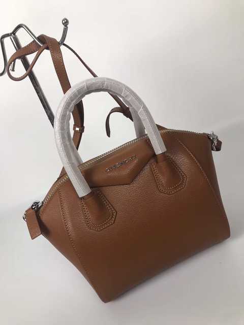 Antigona Mini 23 goat skin