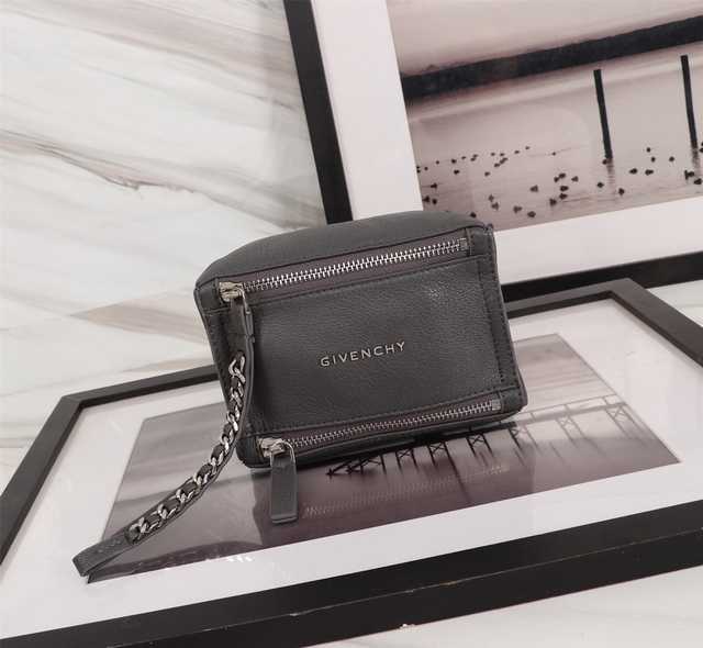 Pandora Cosmetic Bag 17