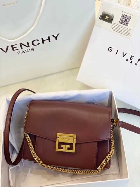 1117980 Givenchy 21