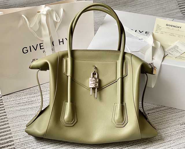 Antigona Lock Soft 44