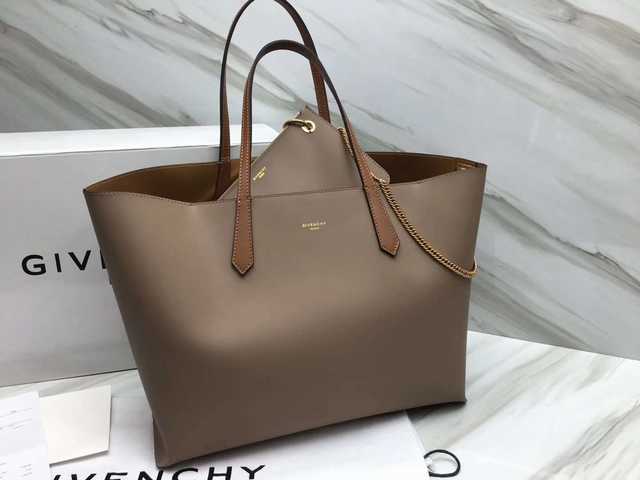 29910 Givenchy 35