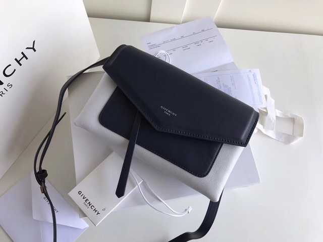 0147 Givenchy 23