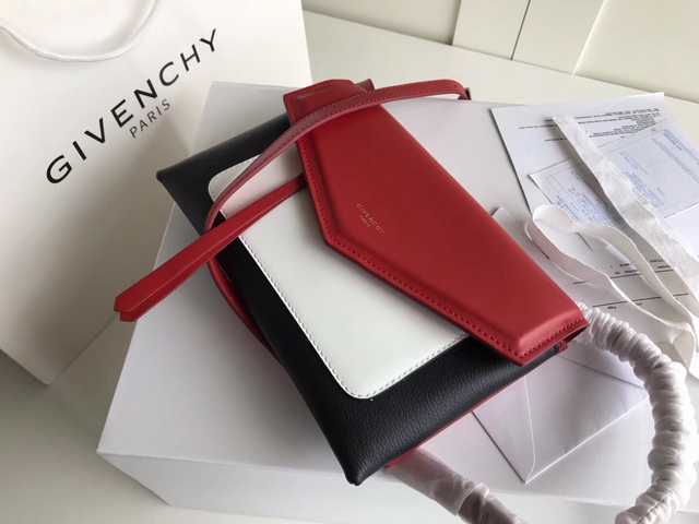 0147 Givenchy 23