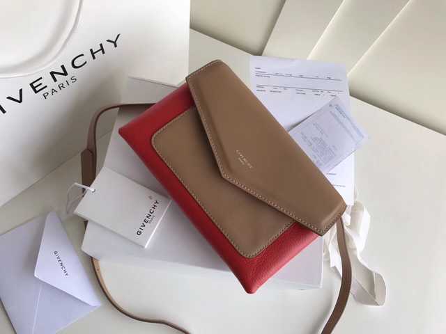 0147 Givenchy 23