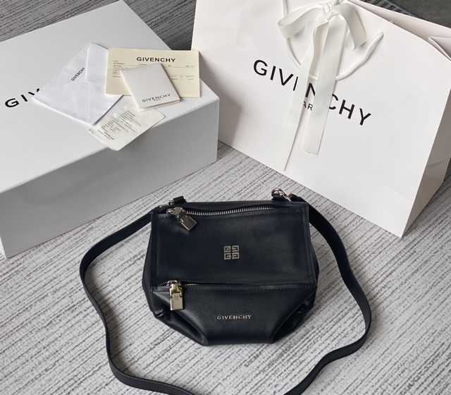 112850 Pandora 23 Lambskin