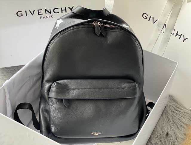 992991 Givenchy 40