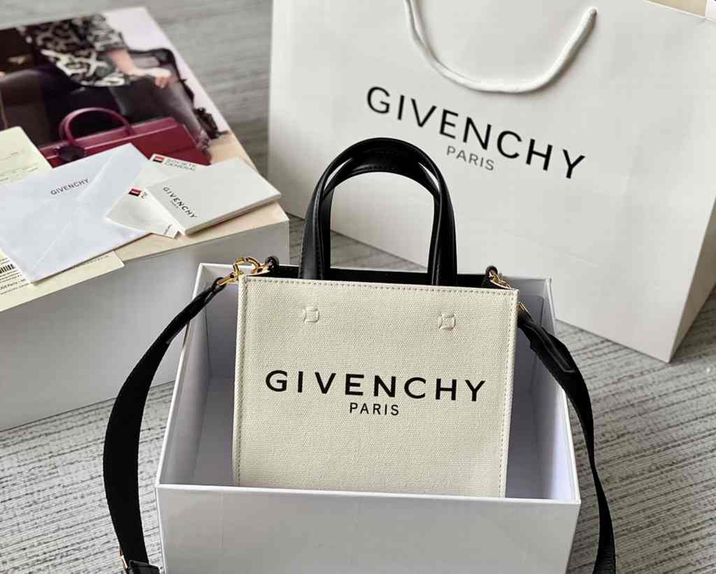 Givenchy Tote Bag Mini 19