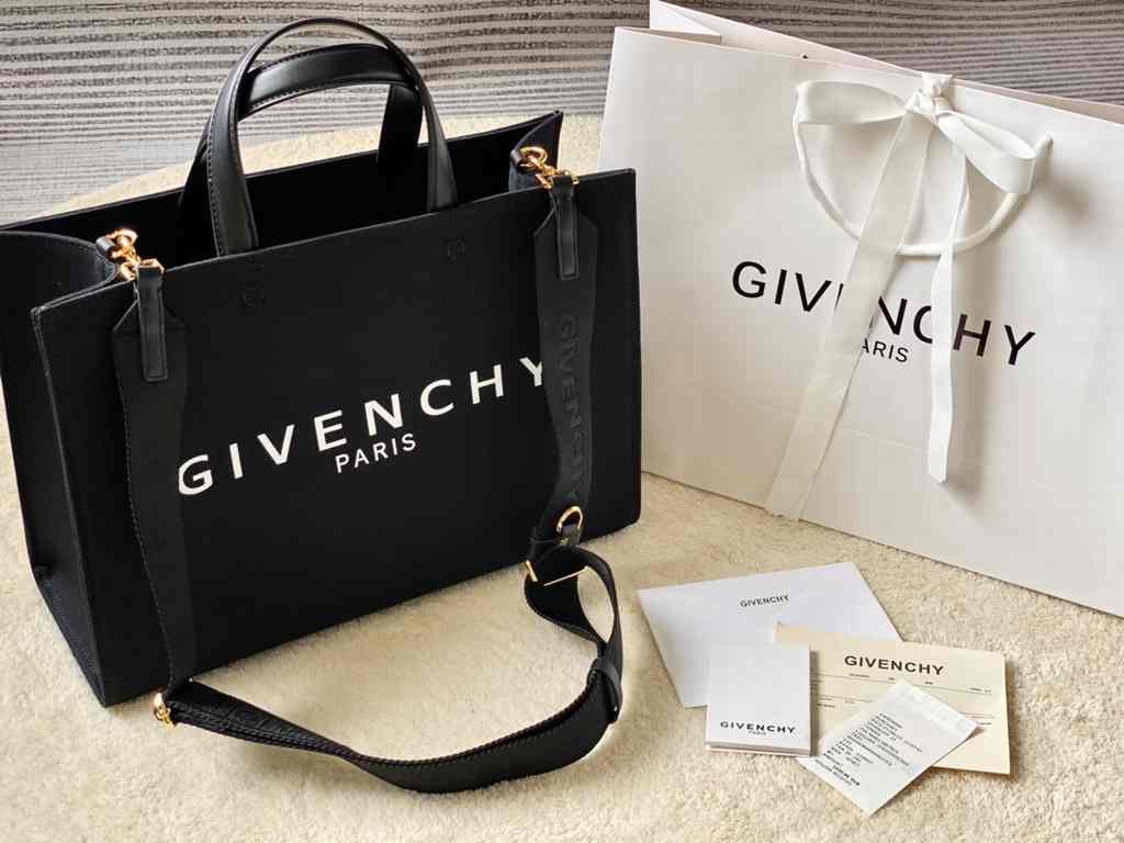 Givenchy Tote Bag 37