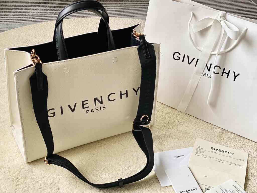 Givenchy Tote Bag 37