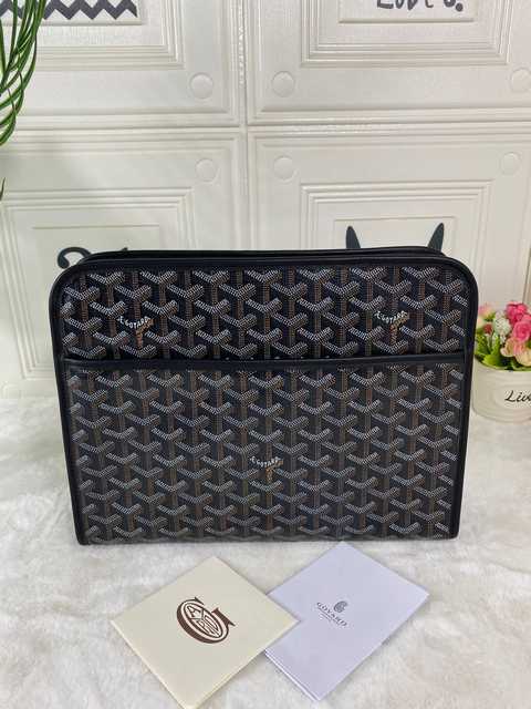 GOYARD Cosmetic Bag 30