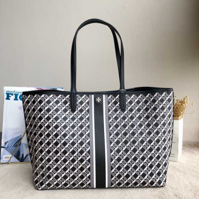 1913 T Monogram Shoppingt Tote 39