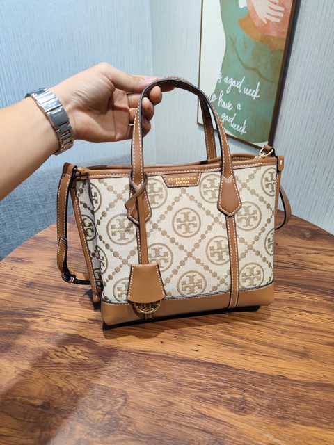 072 Perry Monogram 36