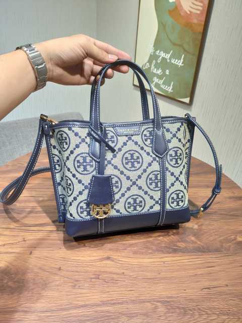 072 Perry Monogram 36