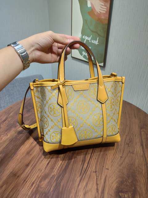 072 Perry Monogram 36