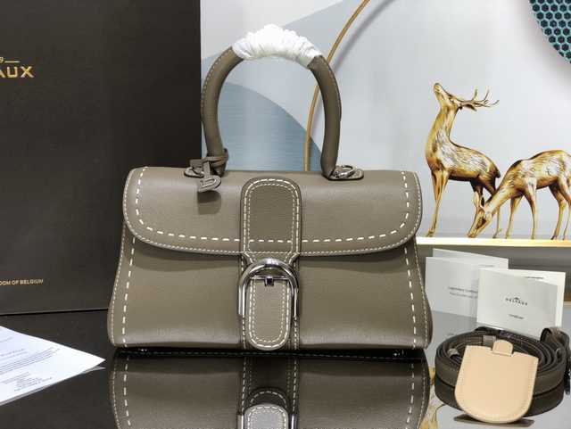 Ds0028 Delvaux Le Brillant 28