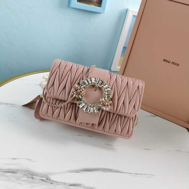 5BH095 MiuMiu 18 new