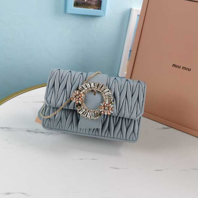 5BH095 MiuMiu 18 new