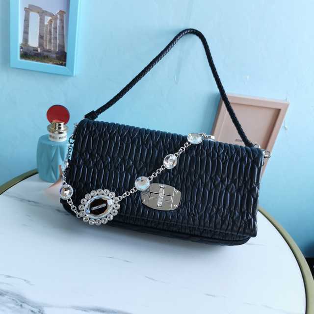 5BD233 MiuMiu 28