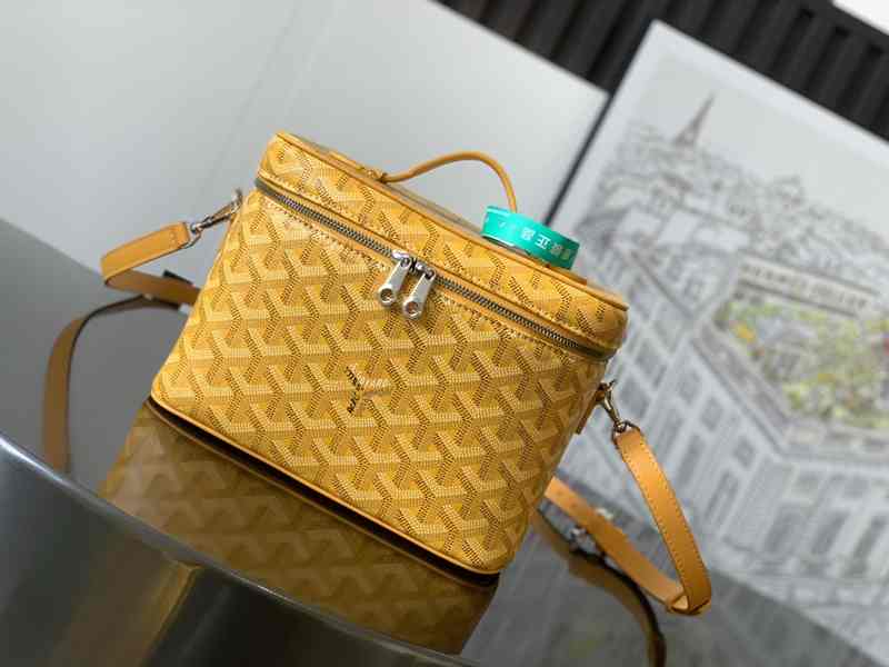 GOYARD Muse 8037 20