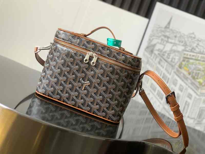 GOYARD Muse 8037 20