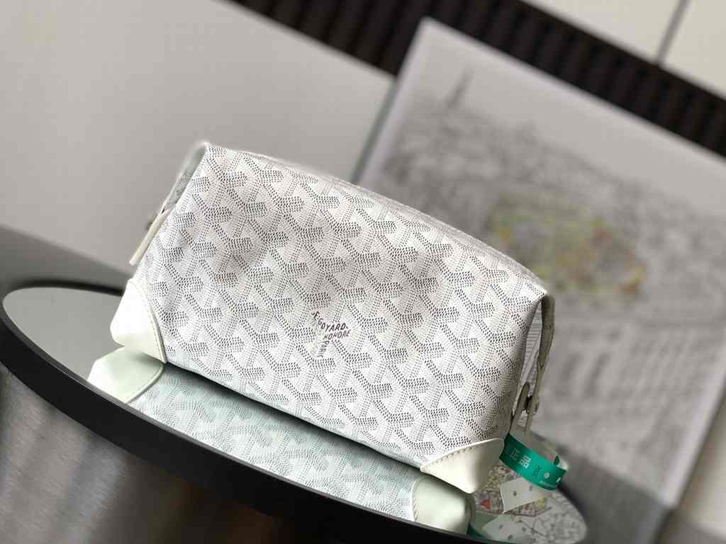 GOYARD Boeing Toiletry Pouch 020216 24