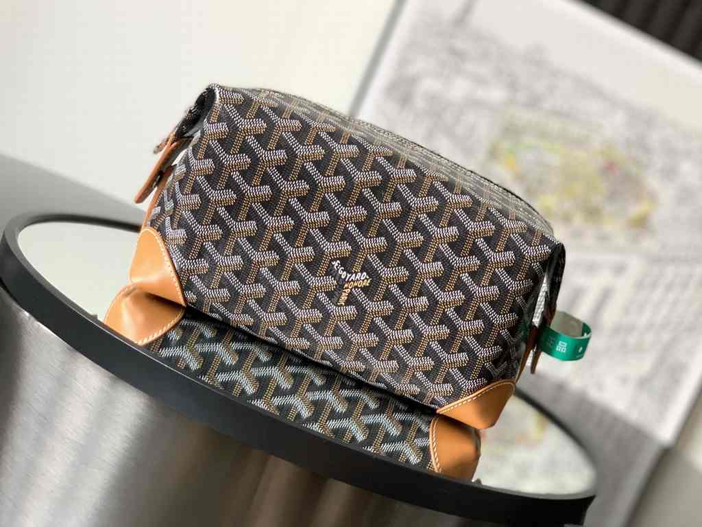 GOYARD Boeing Toiletry Pouch 020216 24