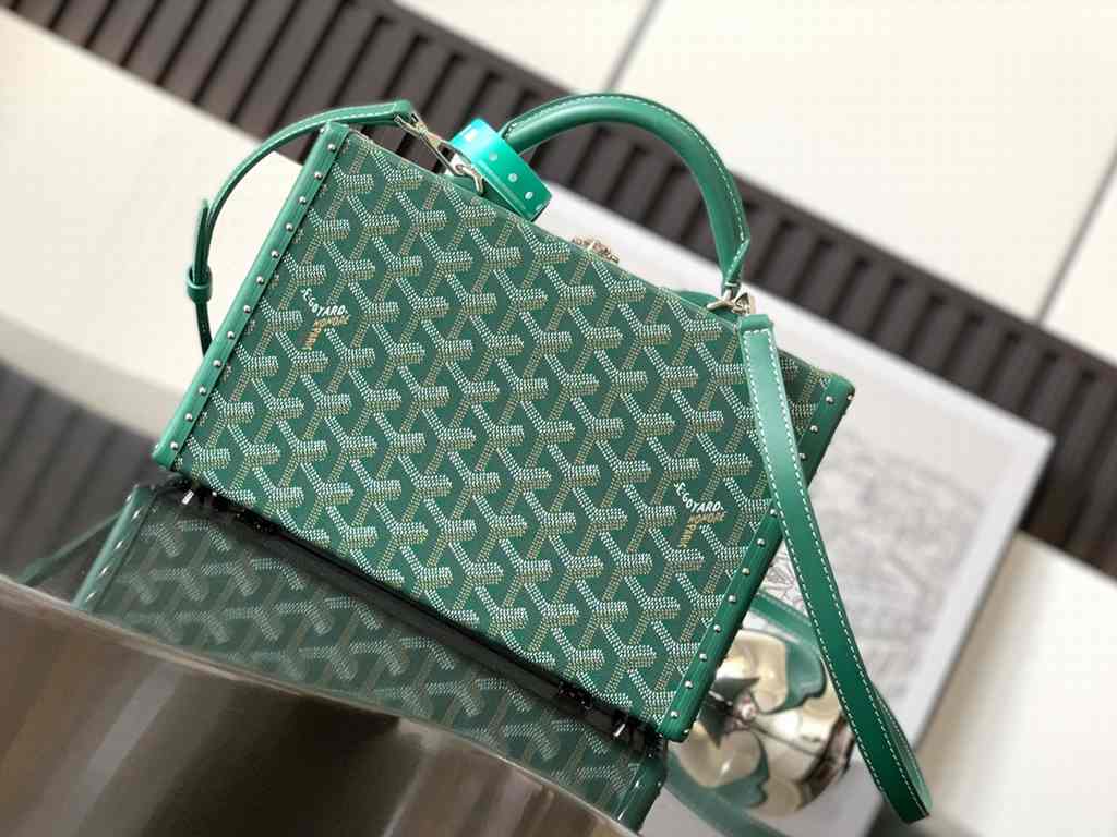 GOYARD Grand Hôtel 8018 24