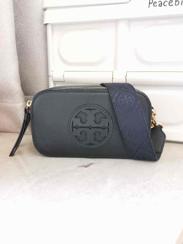 412 Tory Burch 19