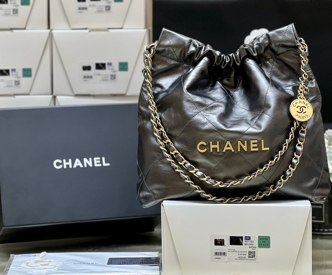 Boutique Quality Chanel AS3260 37