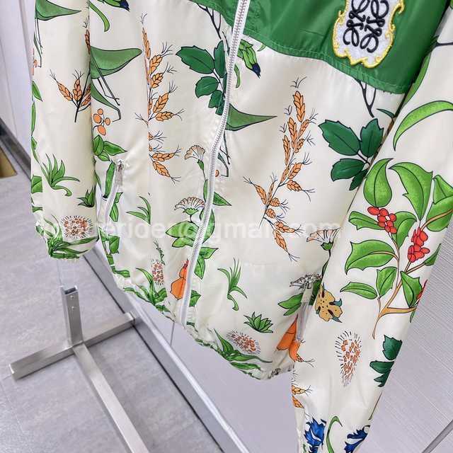Loewe costume Loewe costume