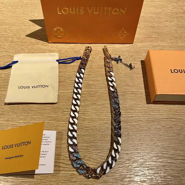 CB10010 LV Necklace
