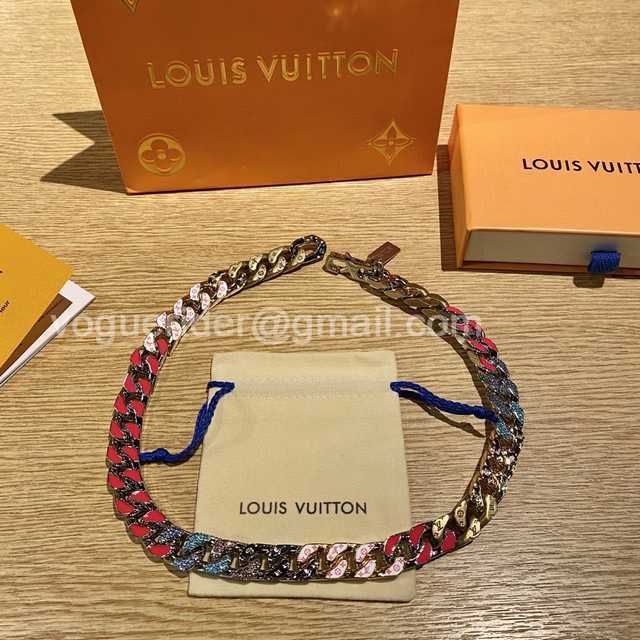 CB10013 LV Necklace
