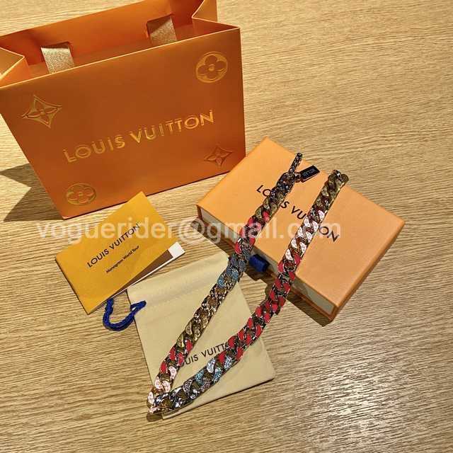 CB10013 LV Necklace