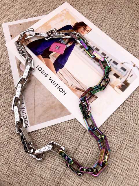 CB10051 LV Necklace
