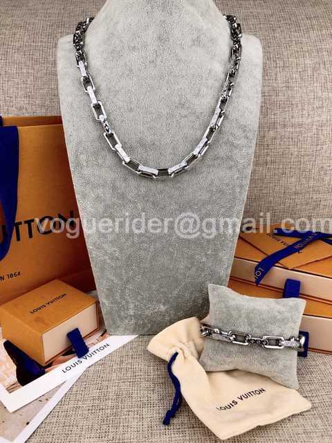 CB10053 LV Necklace CB10053 LV Necklace