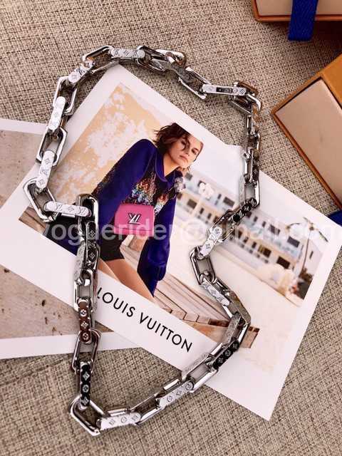 CB10053 LV Necklace CB10053 LV Necklace