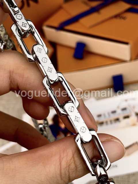 CB10053 LV Necklace CB10053 LV Necklace