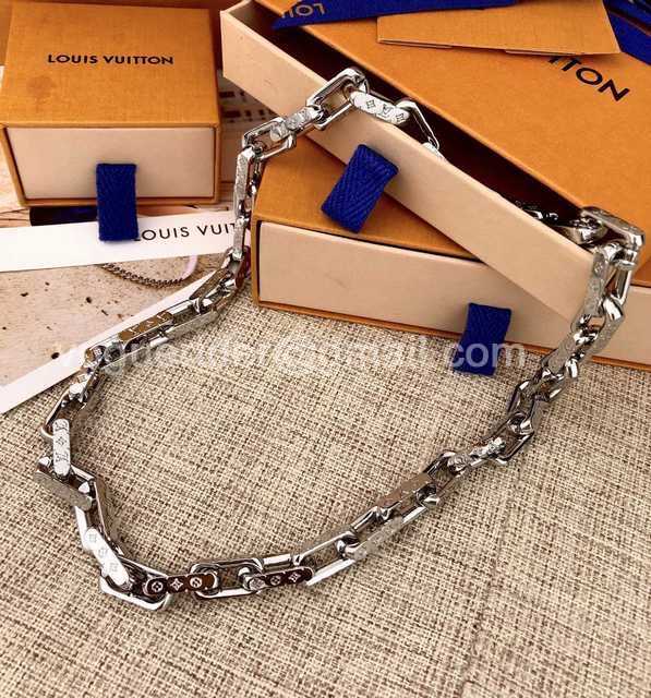 CB10053 LV Necklace CB10053 LV Necklace