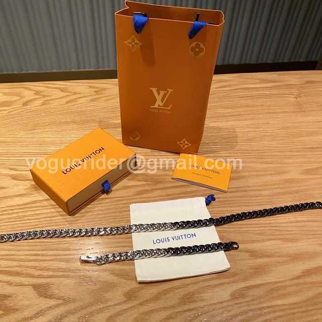 CB10066 LV Necklace CB10066 LV Necklace