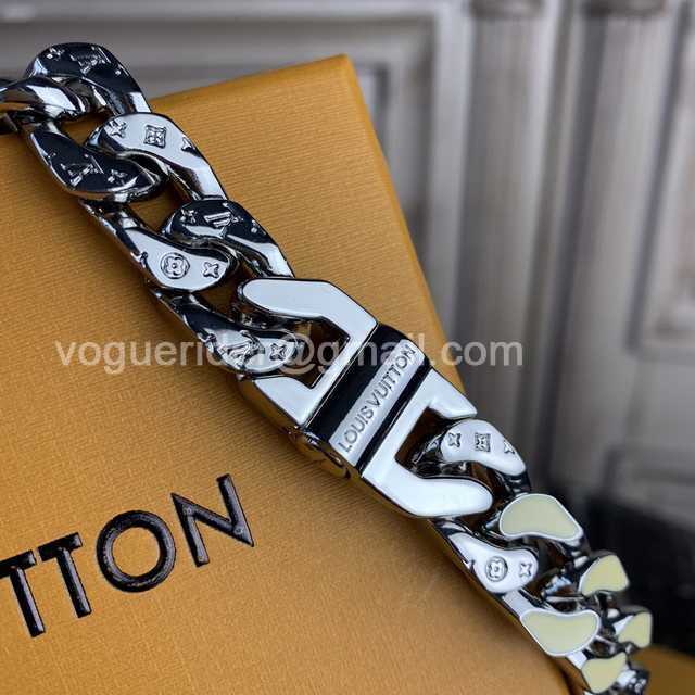 CB10072 LV Necklace CB10072 LV Necklace