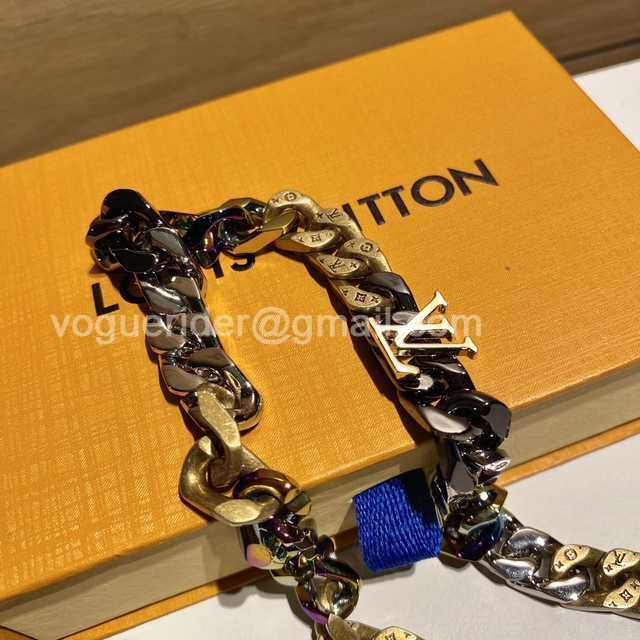 CB10103 LV Necklace CB10103 LV Necklace