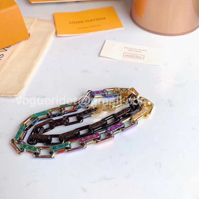 CB10111 LV Necklace CB10111 LV Necklace