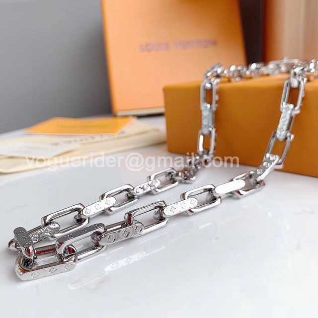 CB10112 LV Necklace CB10112 LV Necklace