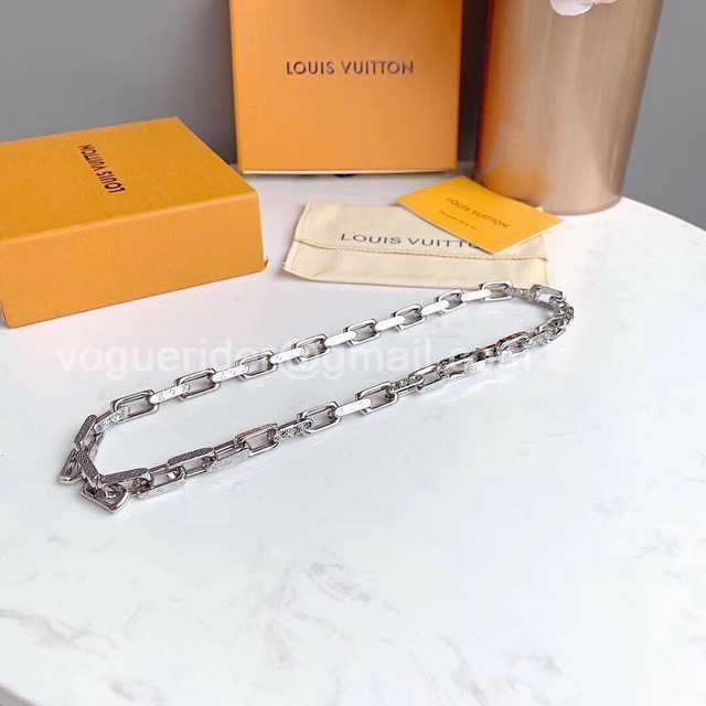 CB10112 LV Necklace CB10112 LV Necklace