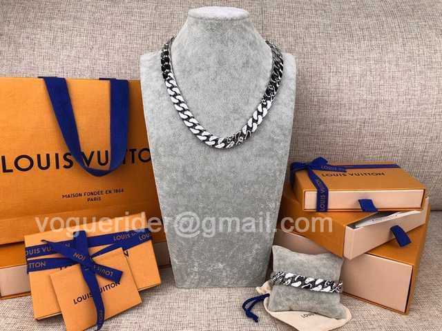 CB10115 LV Necklace CB10115 LV Necklace