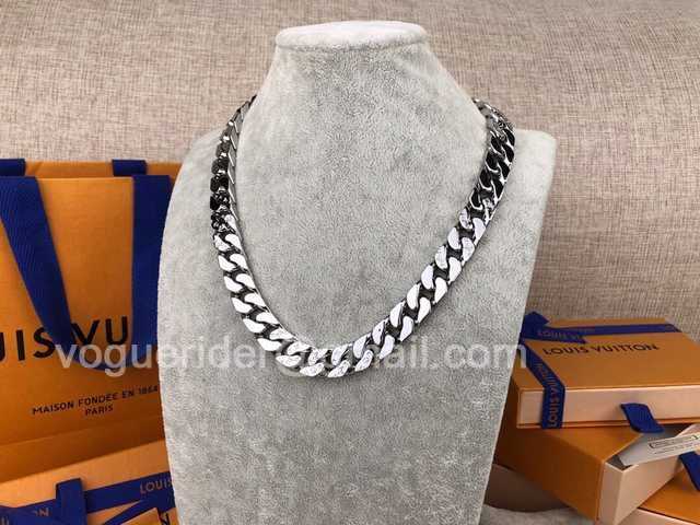 CB10115 LV Necklace CB10115 LV Necklace