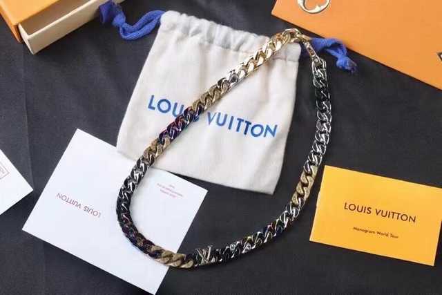 CB10122 LV Necklace