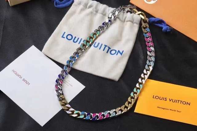 CB10123 LV Necklace