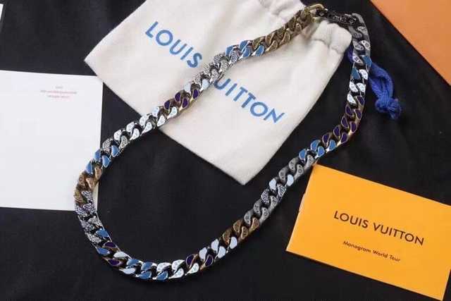 CB10124 LV Necklace