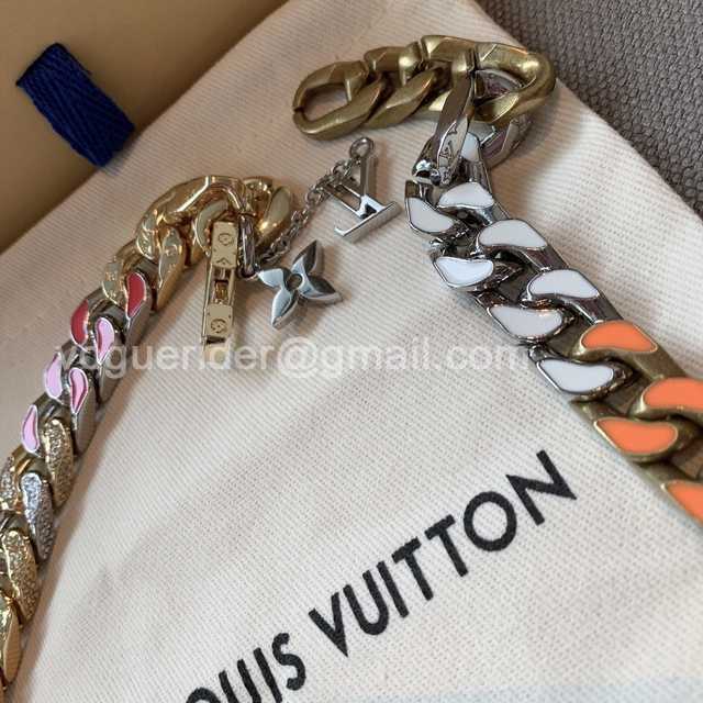 CB10128 LV Necklace CB10128 LV Necklace